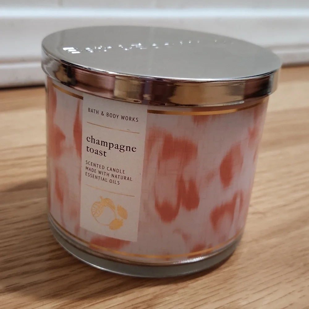 bath and body works Champagne Toast 3-Wick Candle